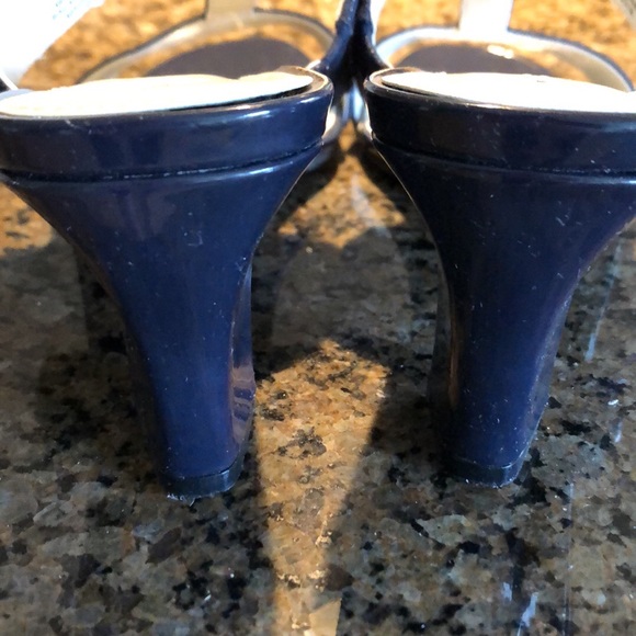 Sandals - Picture 4 of 5